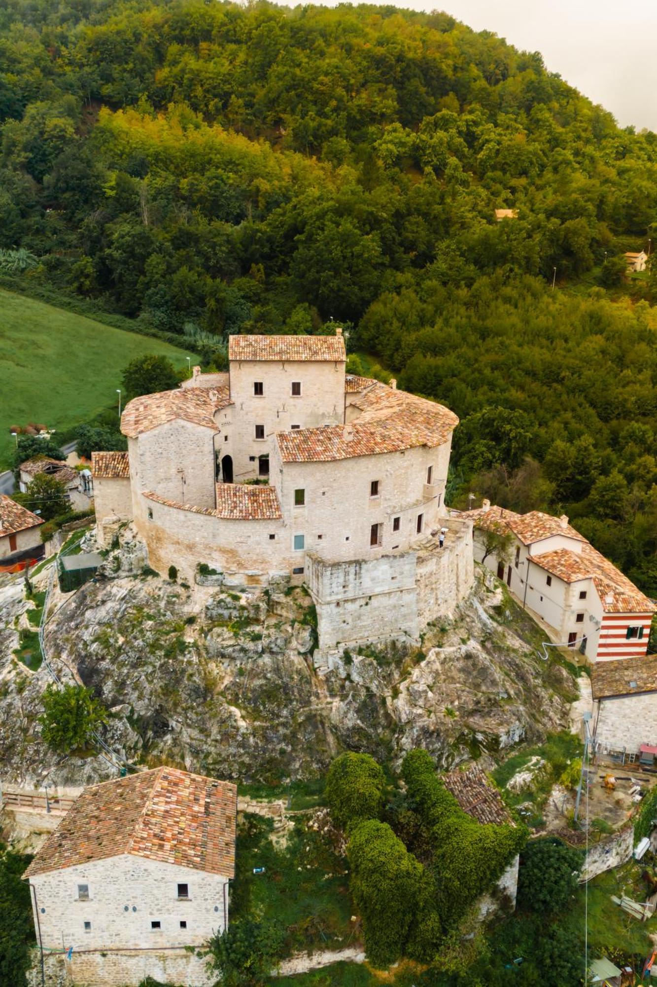 Hotel Castel Di Luco Acquasanta Terme Zewnętrze zdjęcie